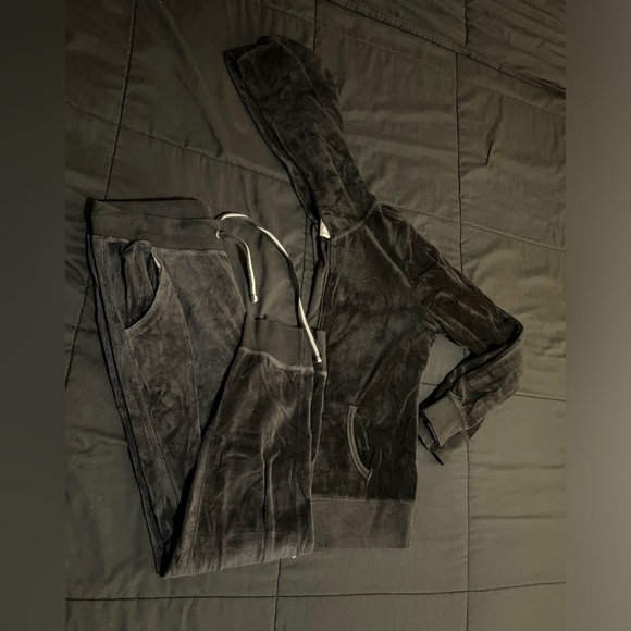 Fashion Nova jogging set - Picture 7 of 7